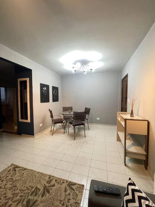 1102 Apto Inteiro - Area Apartamento Umuarama